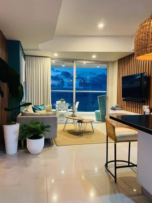 2-2 Palmetto Eliptic 3403 Enchanted Jewel