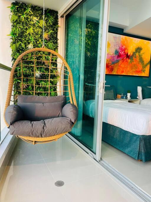 2-2 Palmetto Eliptic 3403 Enchanted Jewel Cartagena (Kolumbien)